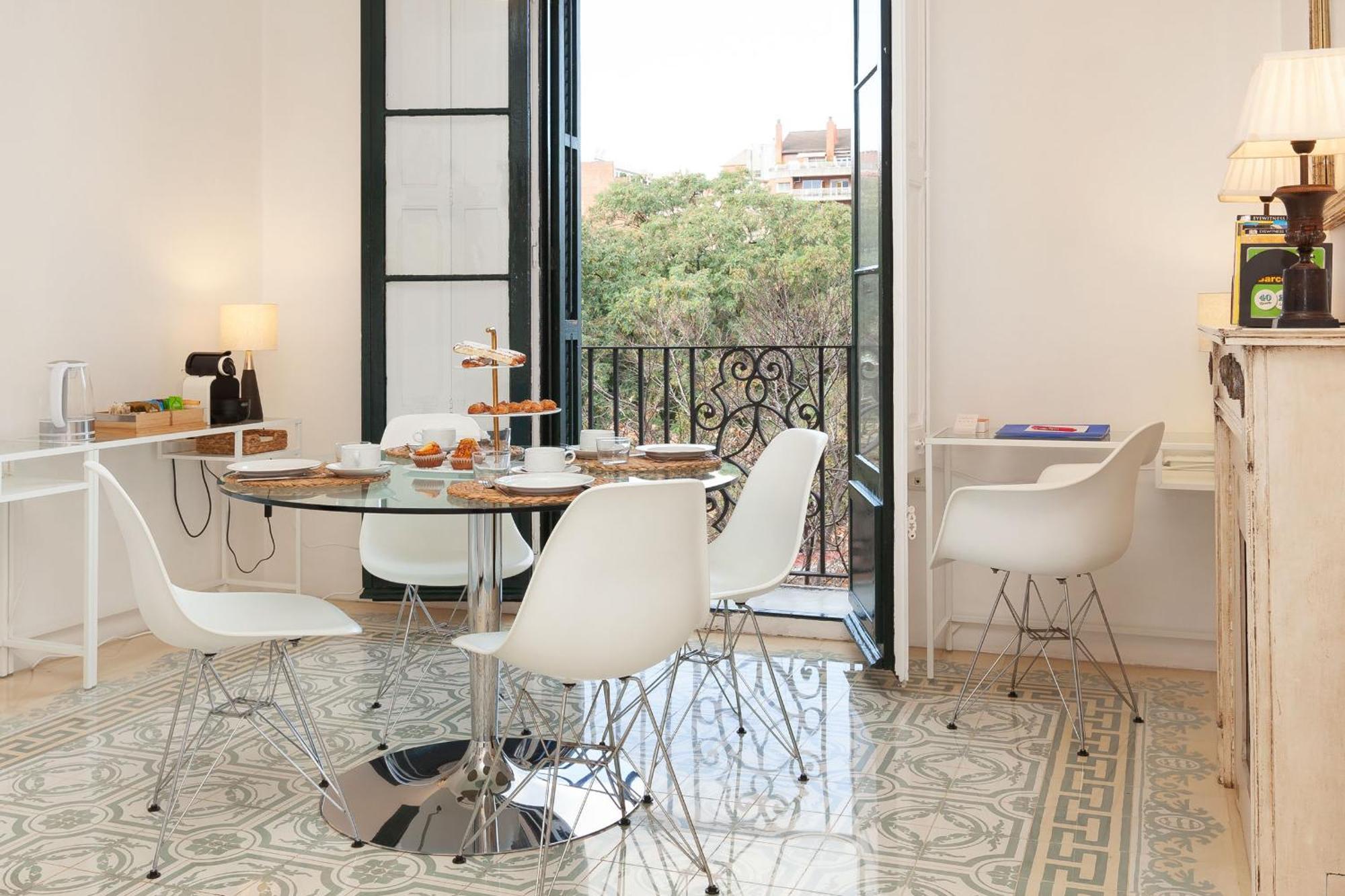 Scenario&llum - Sagrada Familia Apartamento