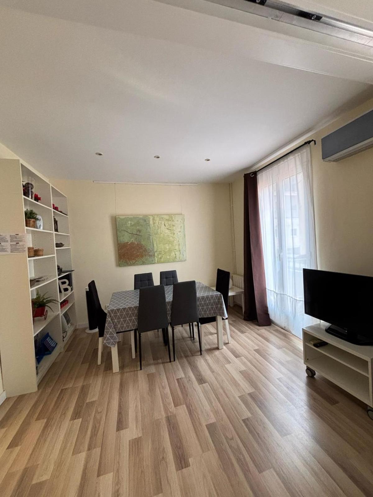 Example Apartment *