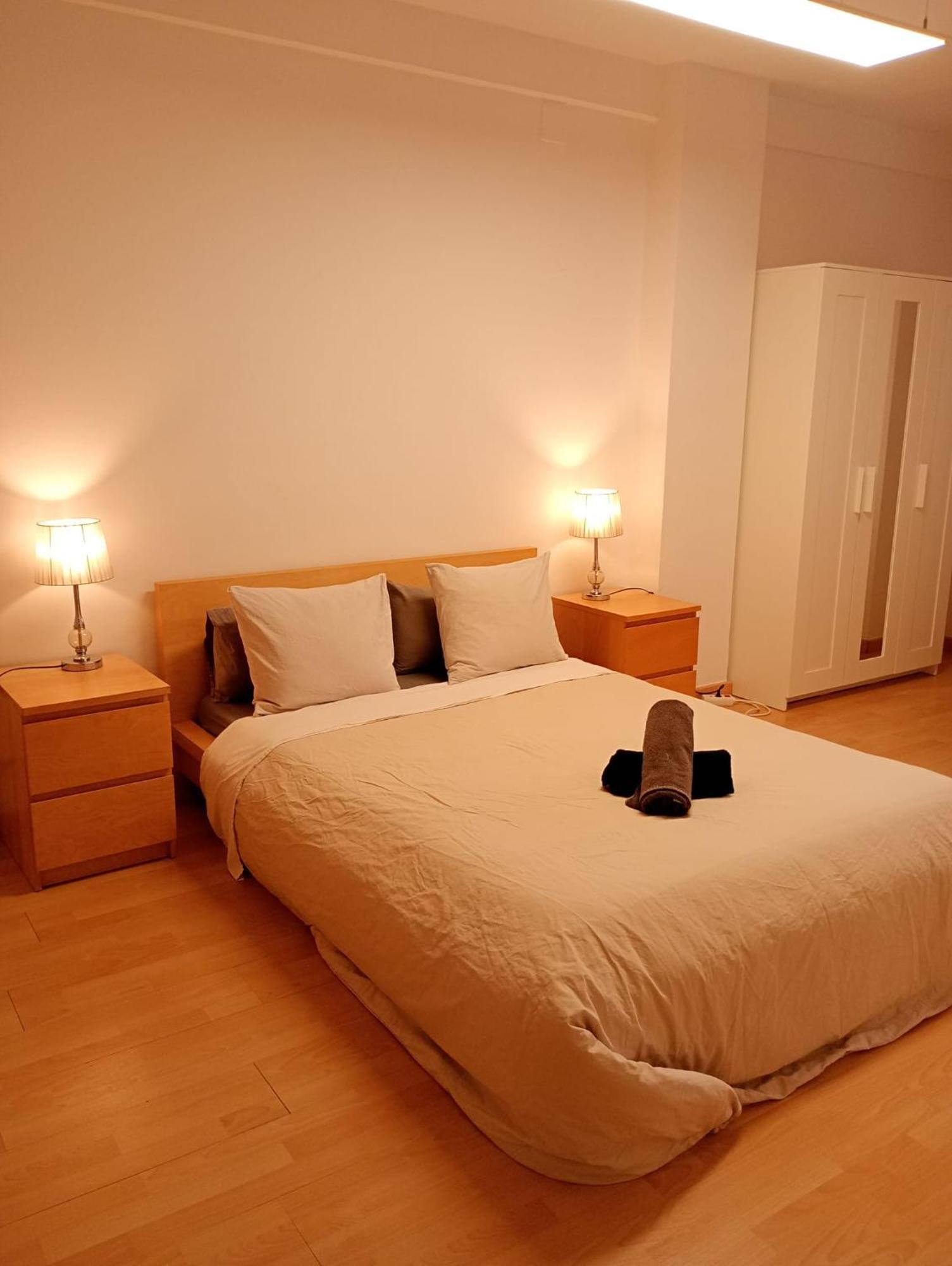 Guest house City Center Double Sunny Room Fgc Barcelona