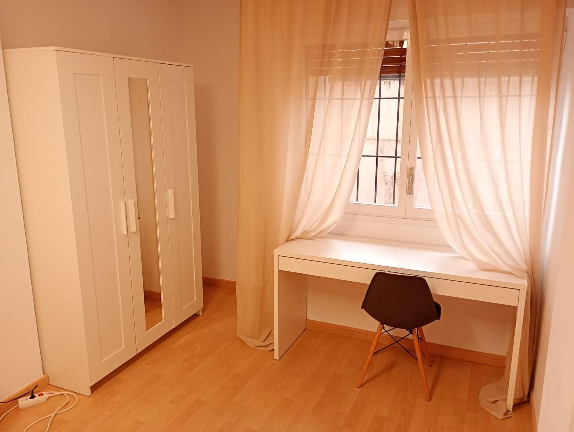 City Center Double Sunny Room Fgc