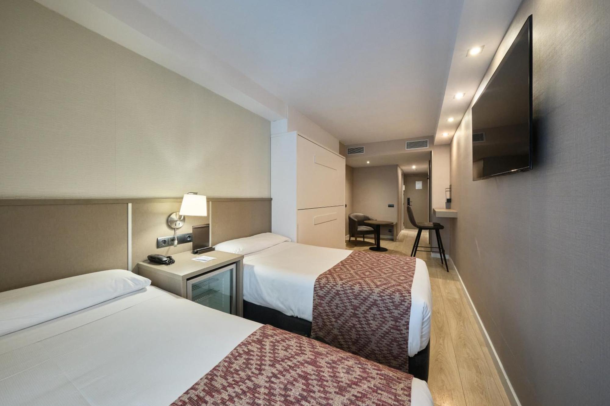 Catalonia Park Gueell Hotel