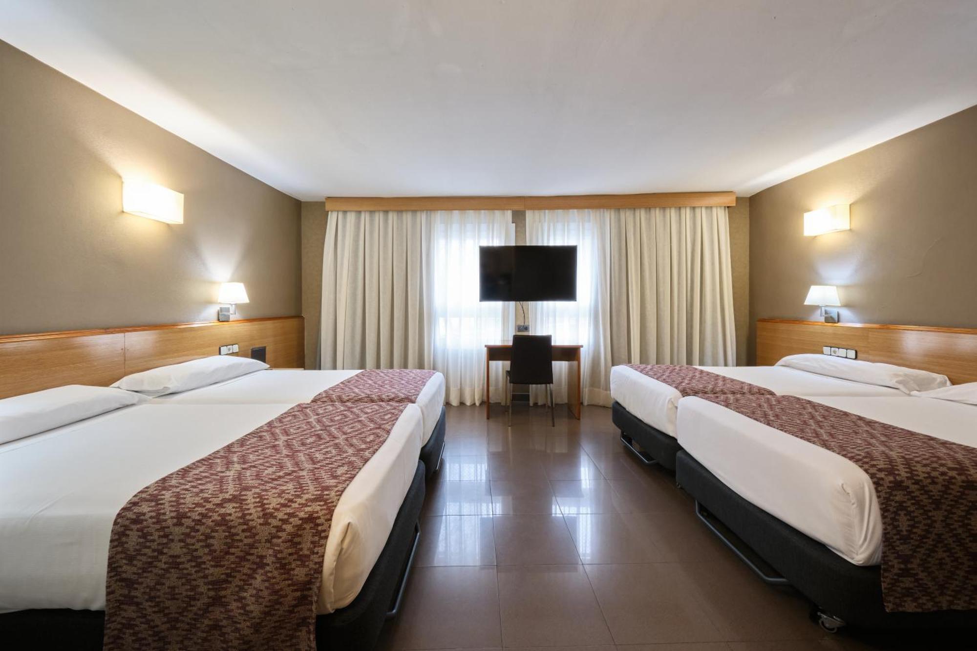 Hotel Catalonia Park Gueell 3*