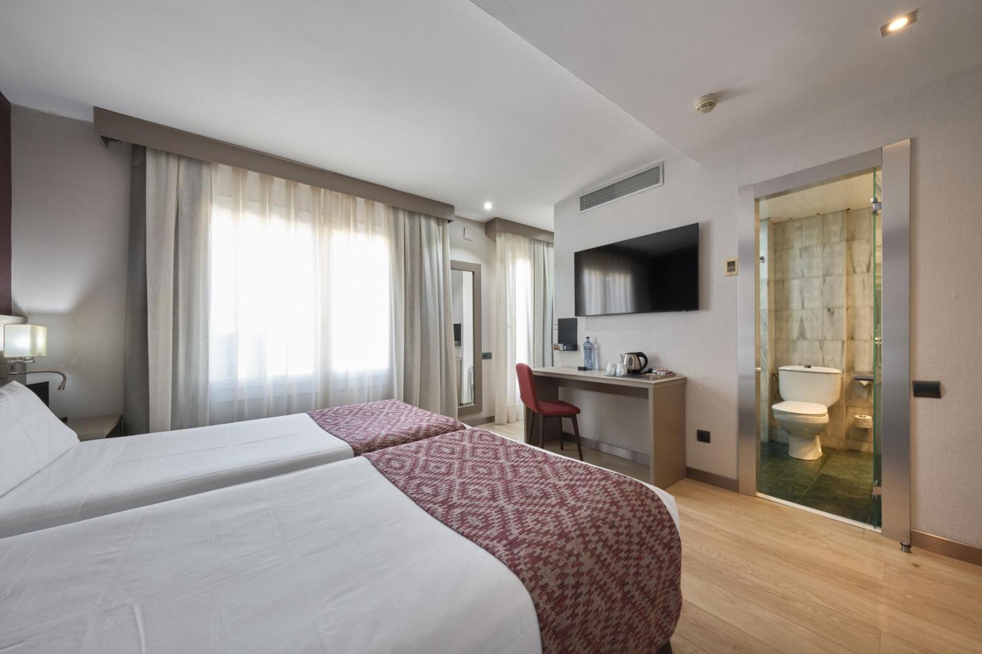 Catalonia Park Gueell 3*