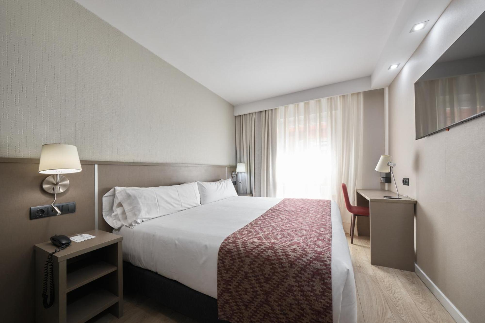 Catalonia Park Gueell 3*