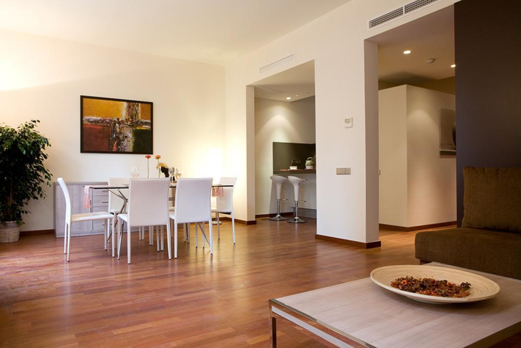 Lodging Apartments Rambla Catalunya - Miro Apartment