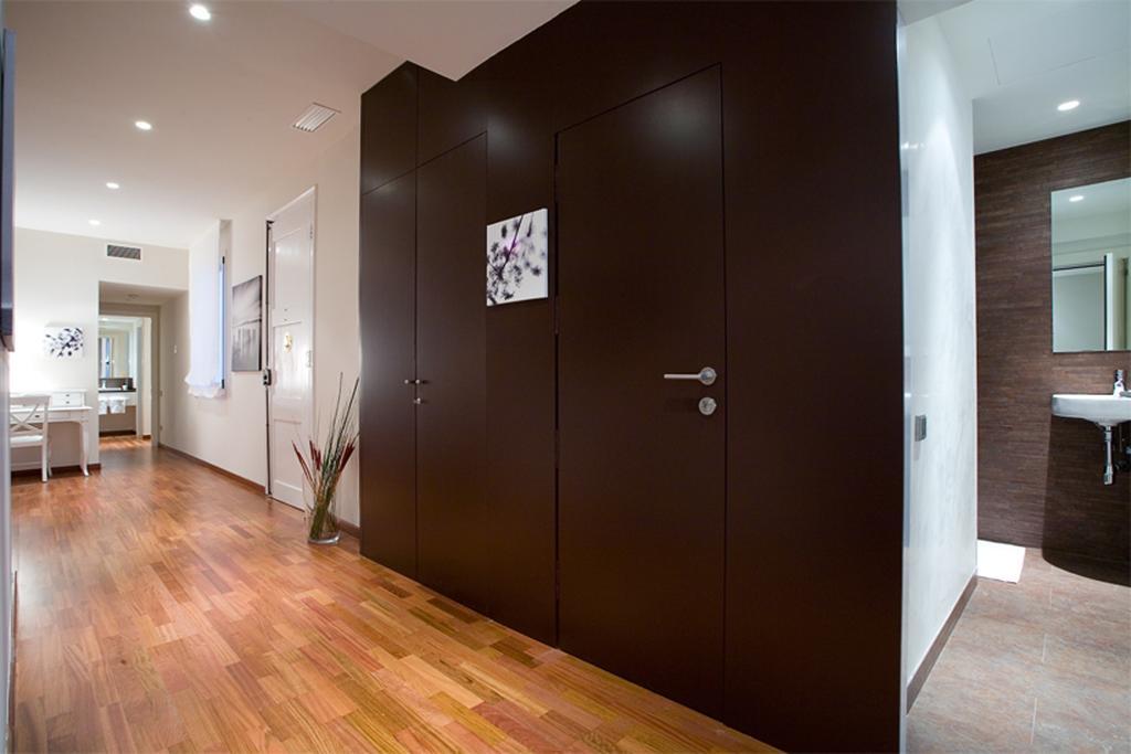 Lodging Apartments Rambla Catalunya - Miro Apartment Barcelona