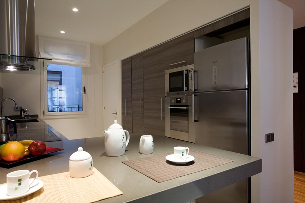 Lodging Apartments Rambla Catalunya - Miro Apartment