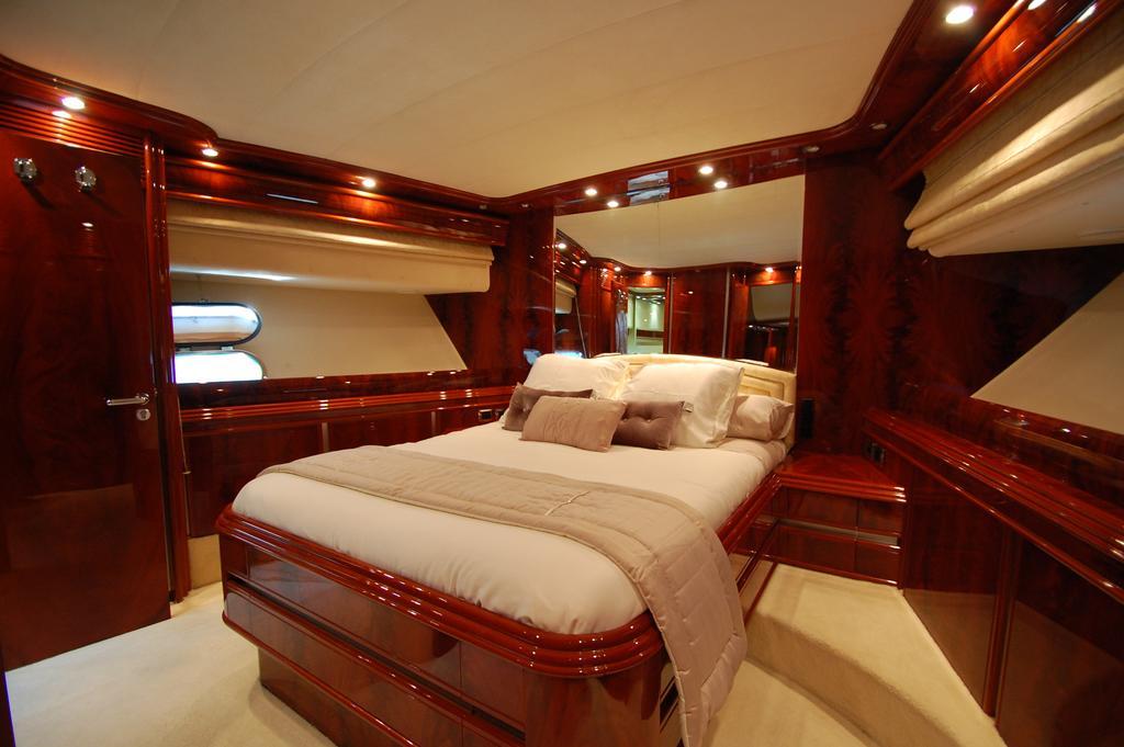 Motor Yacht Dandy Botel 3*
