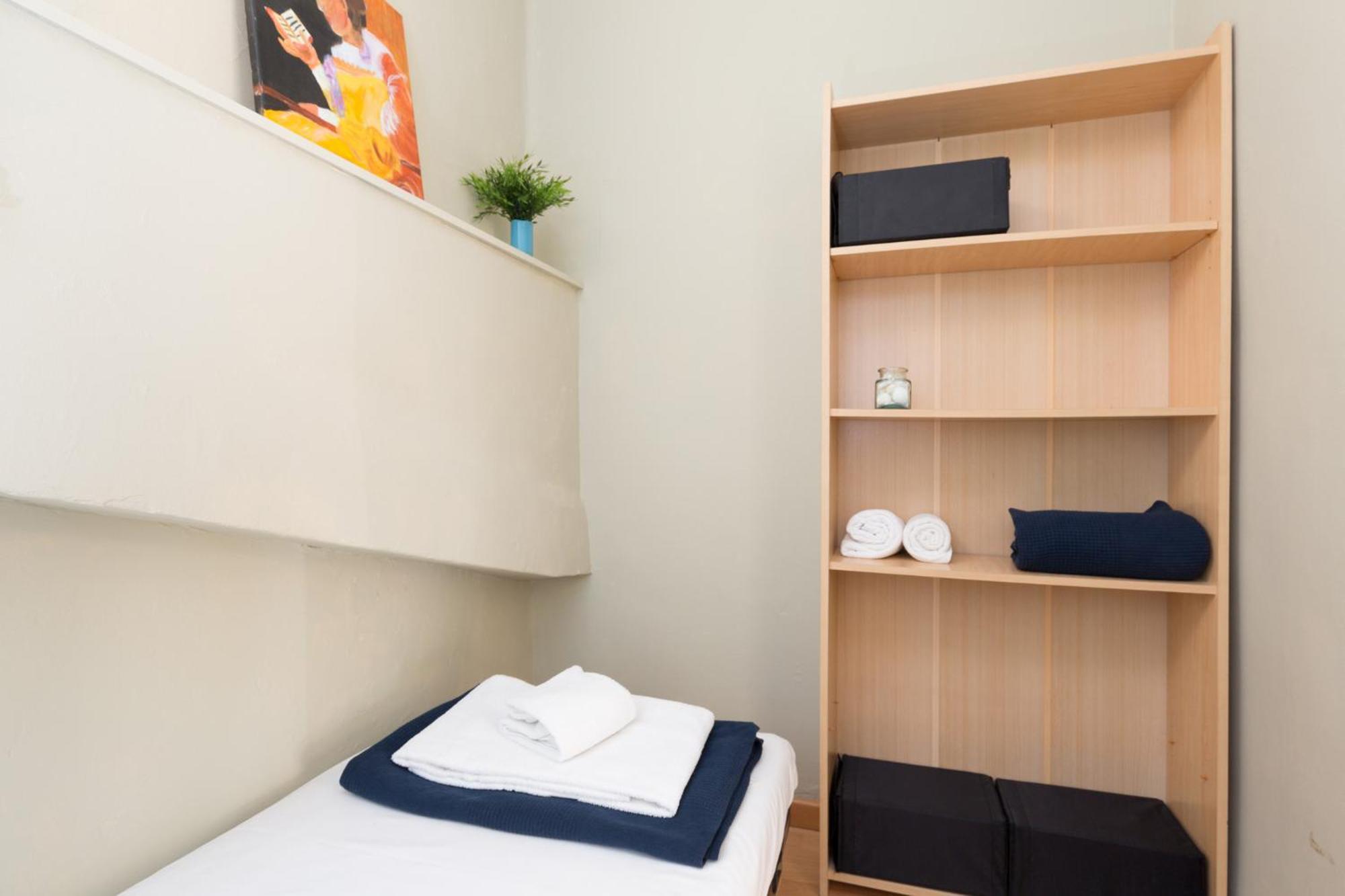 Montaber - Plaza Espana Apartment *