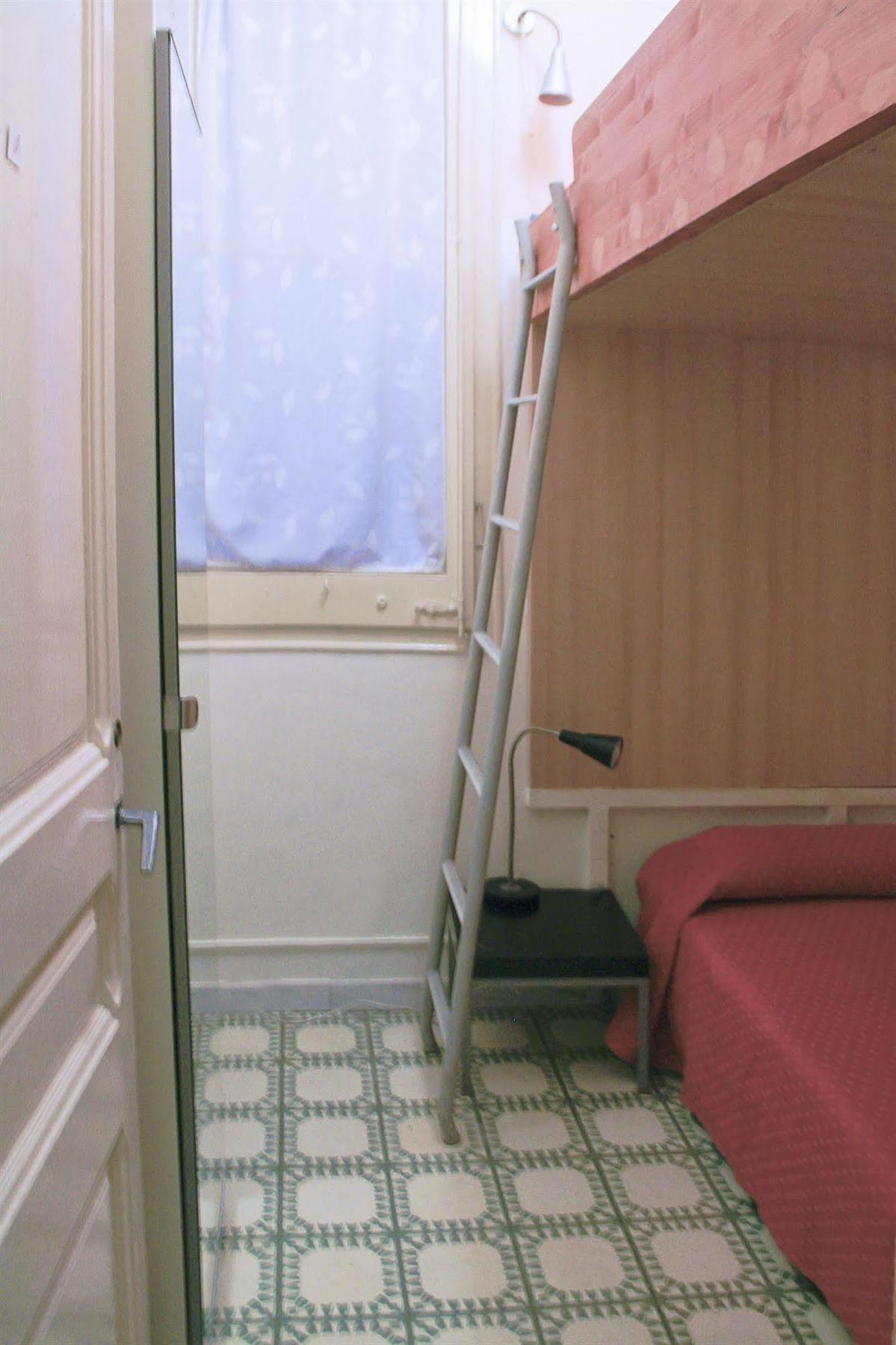 Diagonal Apartment