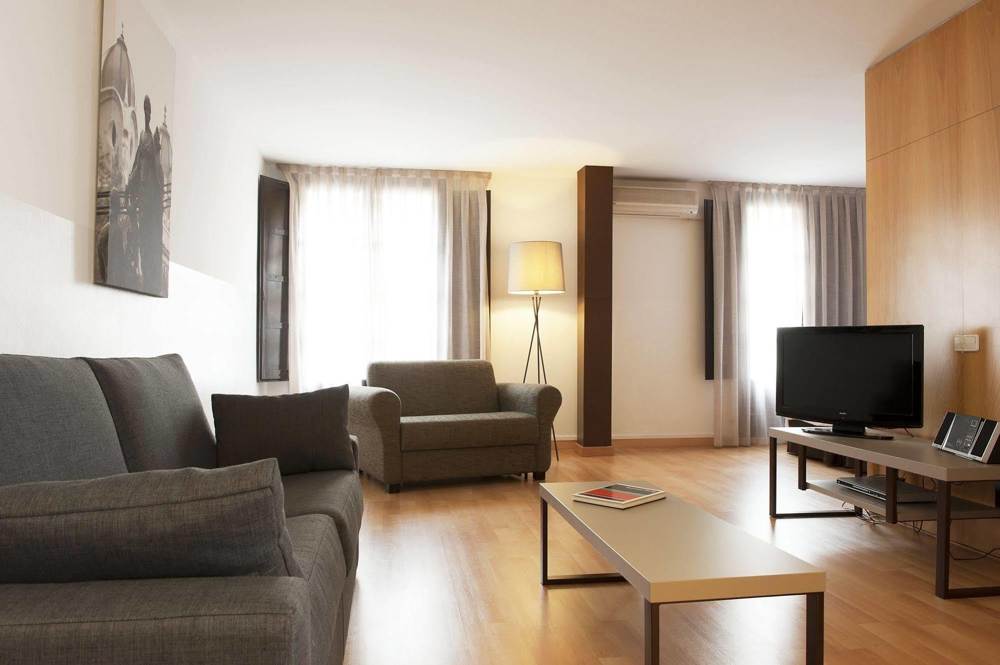 Apartment Aspasios Plaza Real Barcelona