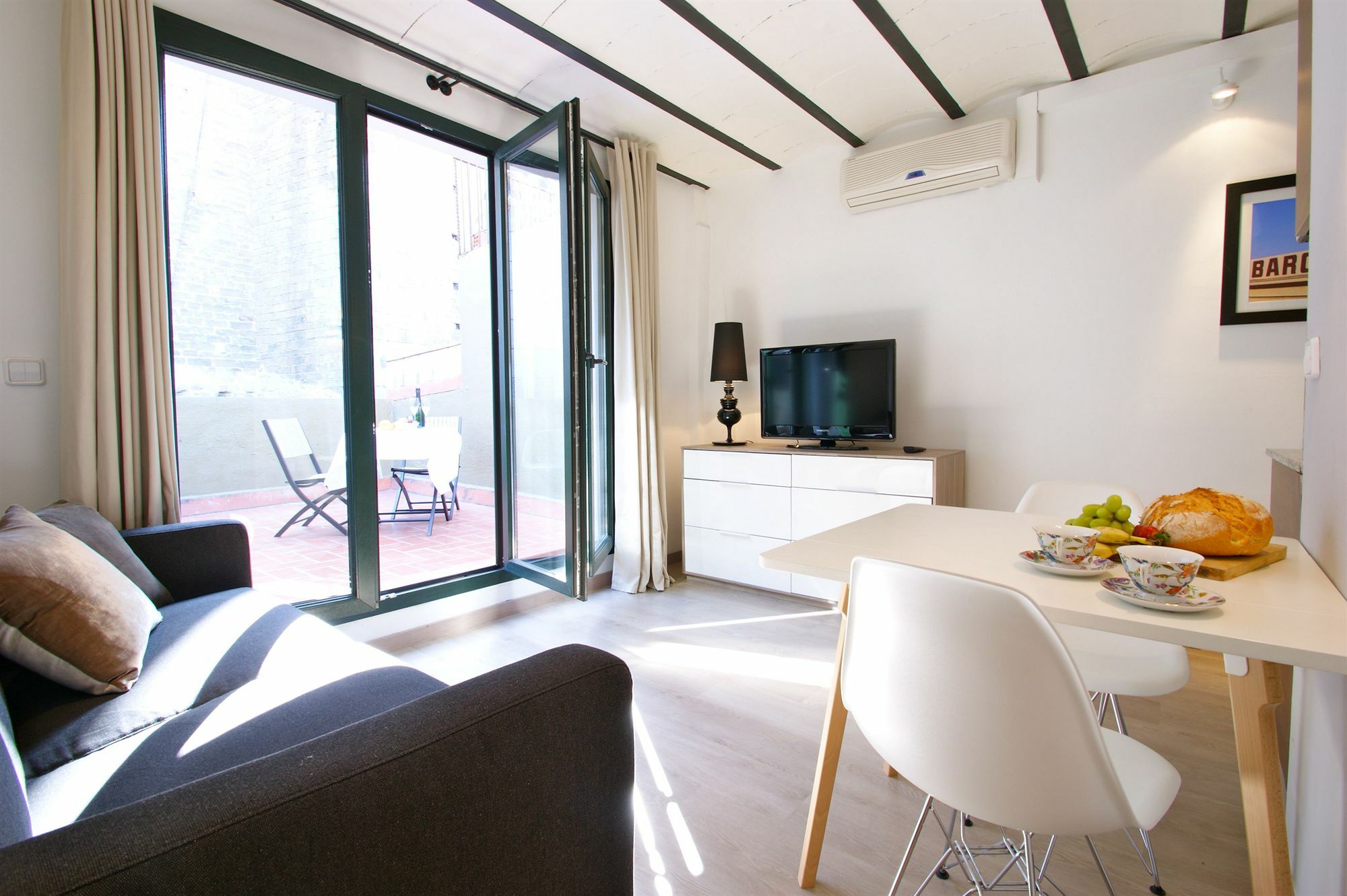Apartment Borne Down Town *