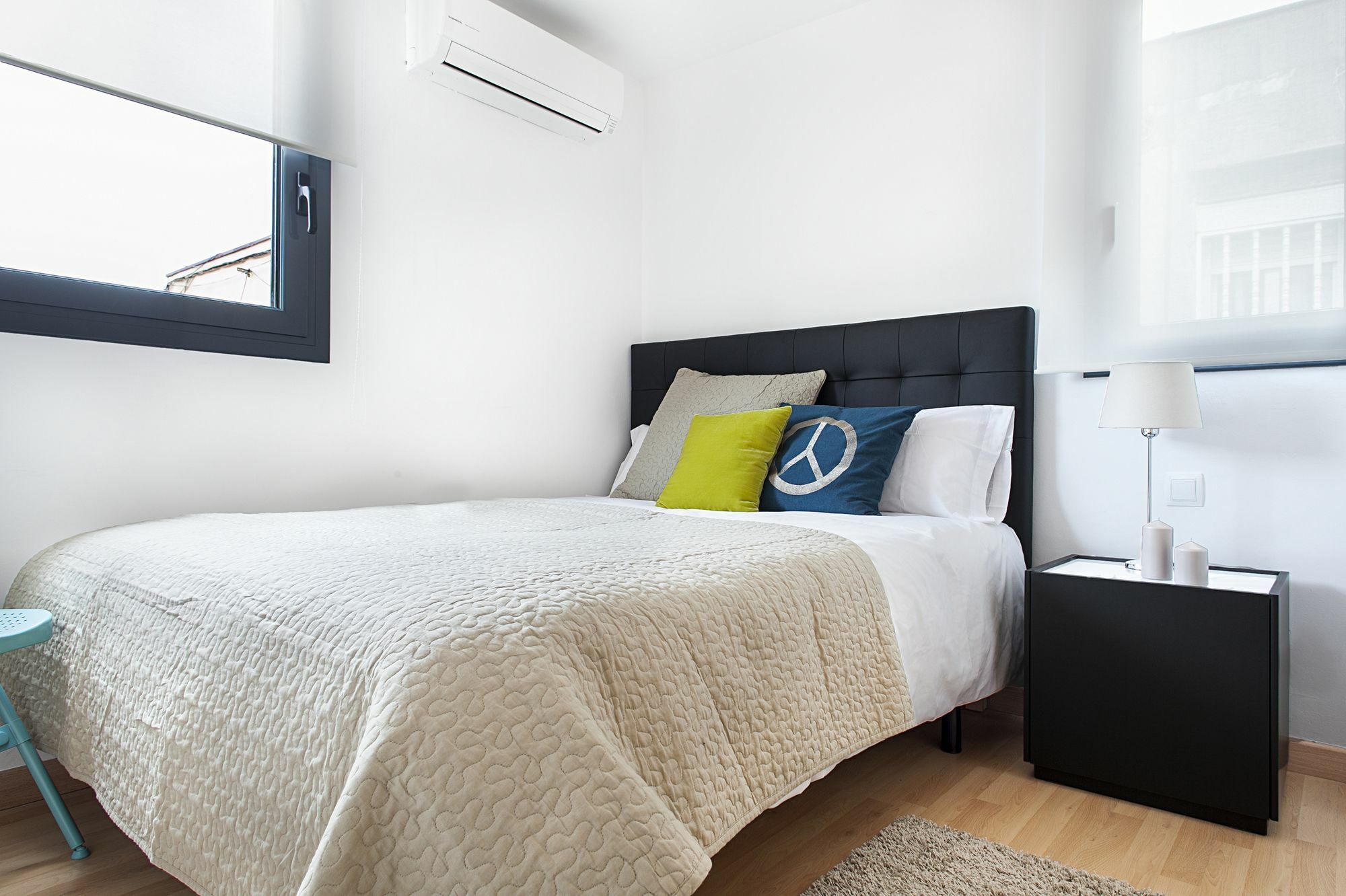Rambla Attic Paris Apartment Barcelona