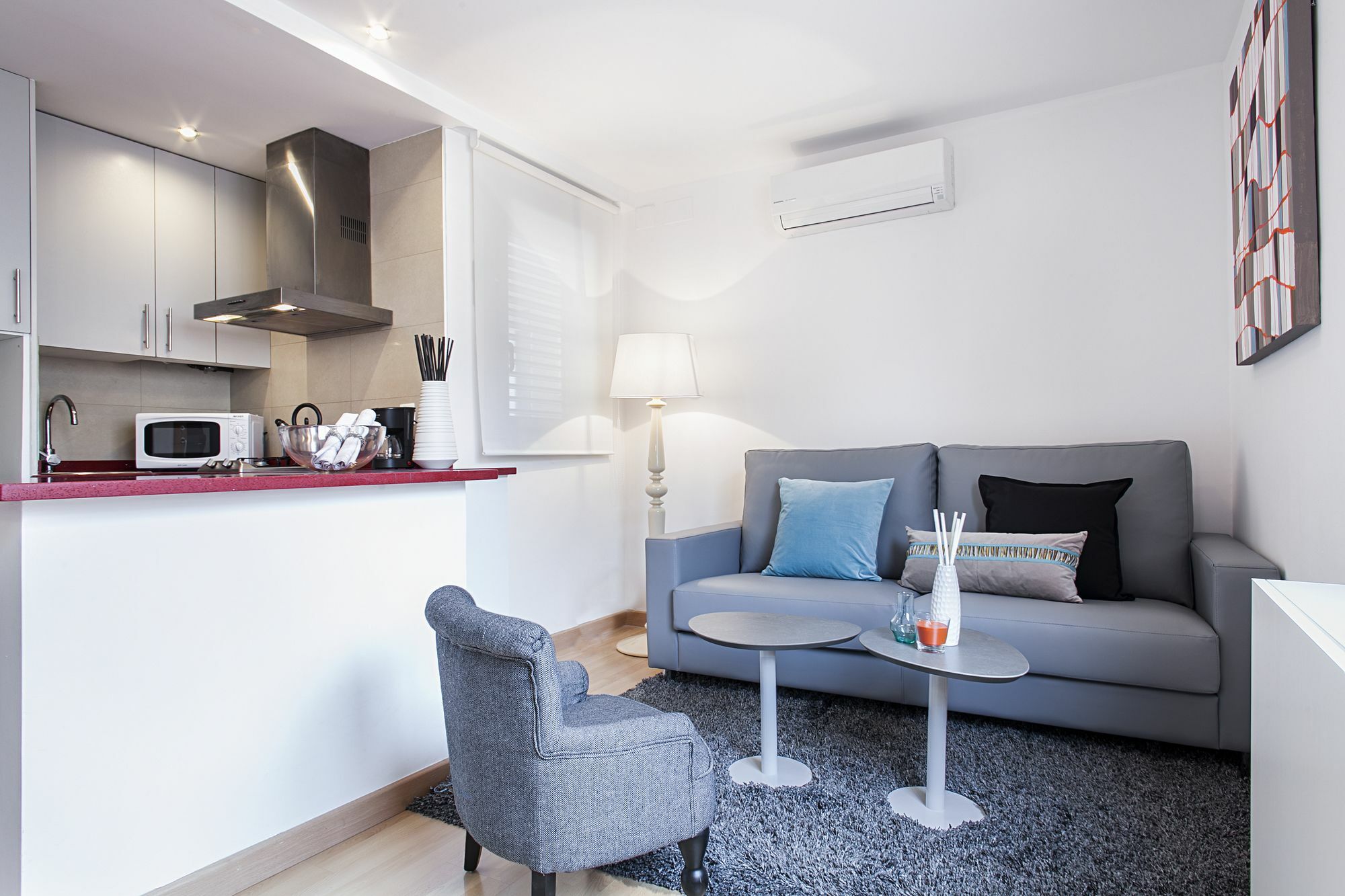 Rambla Attic Paris Apartment *