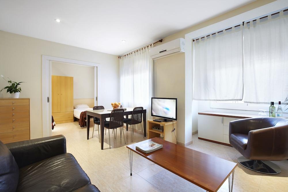 Ainb Diagonal Francesc Macia Apartment *