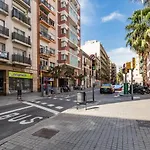 Gracia Gem Ac, Near Fontana Metro, Hipster Haven