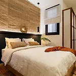 Milos - Two Bedroom Apartment In Mallorca St