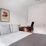 Blueground Galvany Balcony Furnished Bcn-127