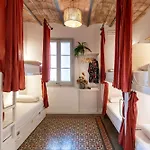 Primavera Hostel