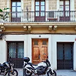 Catalan Comfort Near Sagrada Familia By Myrentalhost