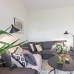 My Space Barcelona - Spacious And Modern Apartment Near The Hospital Clinic