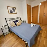 Near Ramblas Apartment 3 Room Flat Min 32 Days Parking Optional