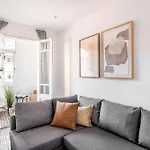 Sagrada Familia- Emblematic And Charming Catalan Home
