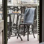 Royal Aribau Nextdoor
