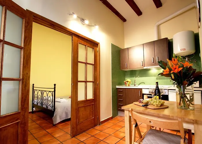 Plaza Real Apartments