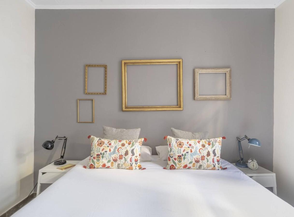 Margarit 4 Bedroom Apartment Barcelona