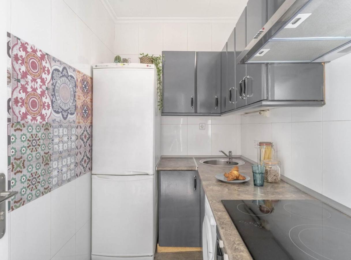 Margarit 4 Bedroom Apartment *