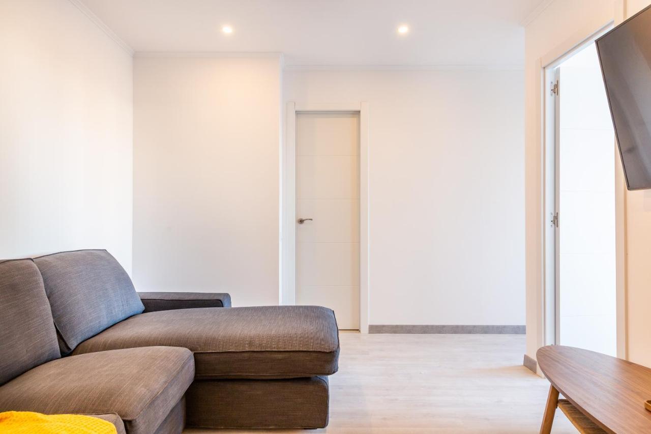 Apartment 3Br - 2Bh Sunny And Spacious Apartment 10 Min Walk From Beach *