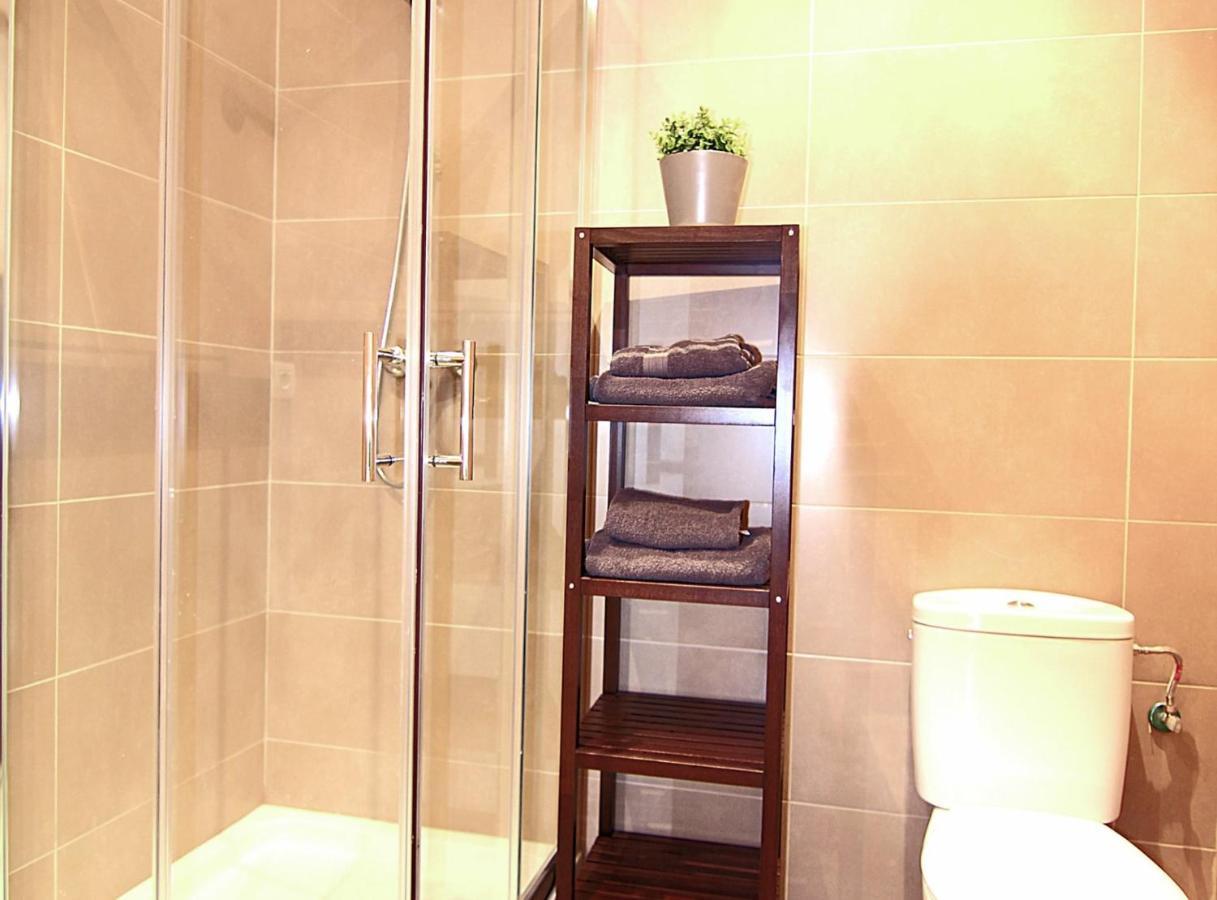 Apartment Felip Ii - Spacious And Quiet & One With Private Terrace Barcelona