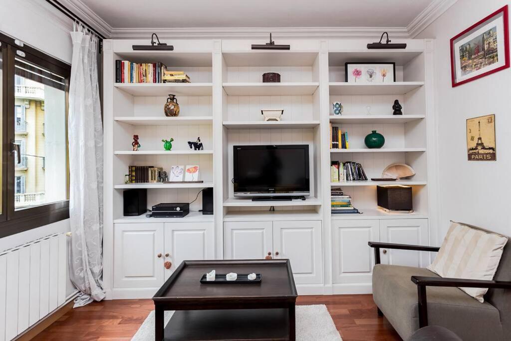 Central 2 Bedroom By Sagrada Familia
