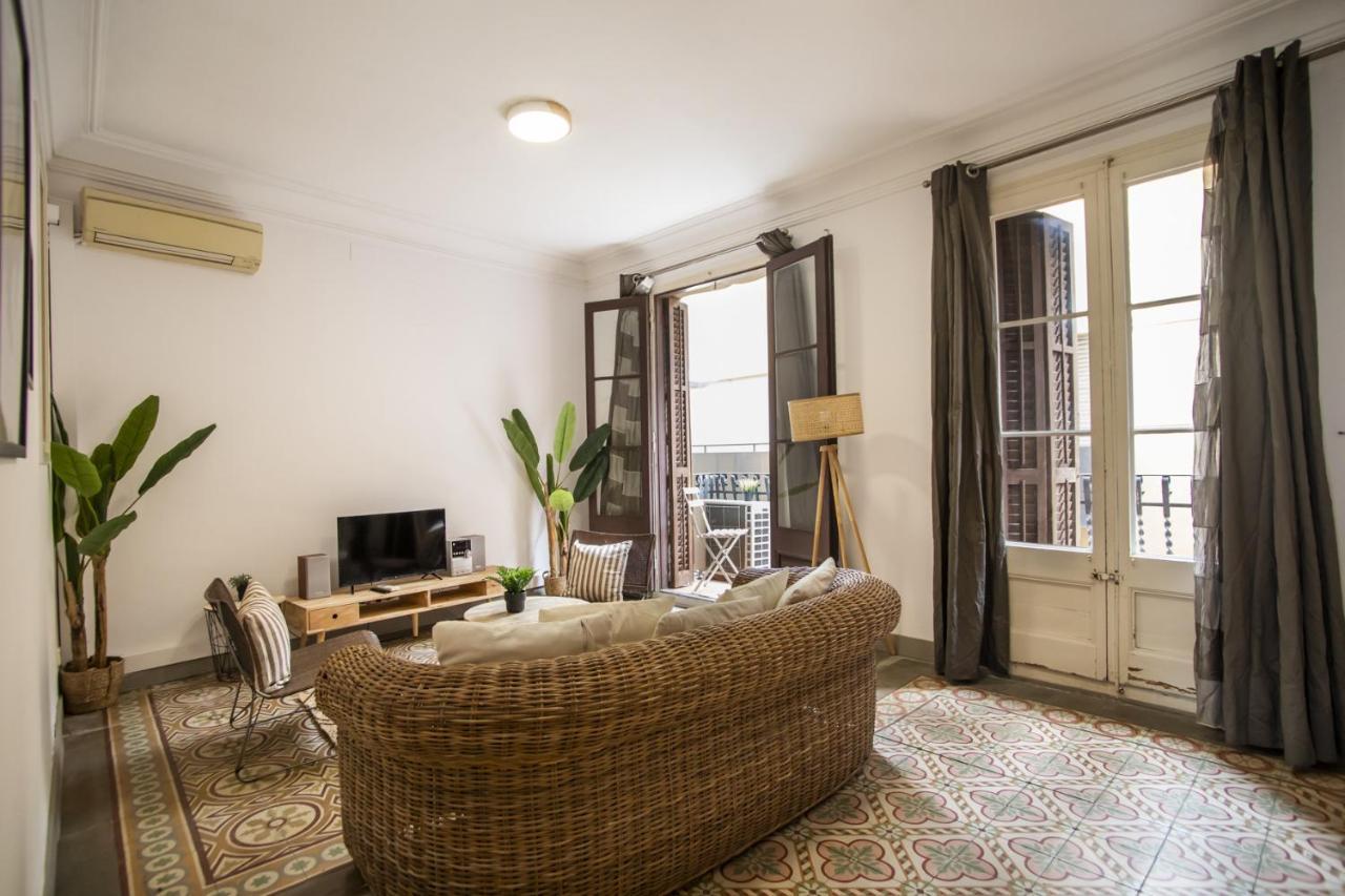 P2sal1071- Elegant In Carrer De Salinas Apartment Barcelona