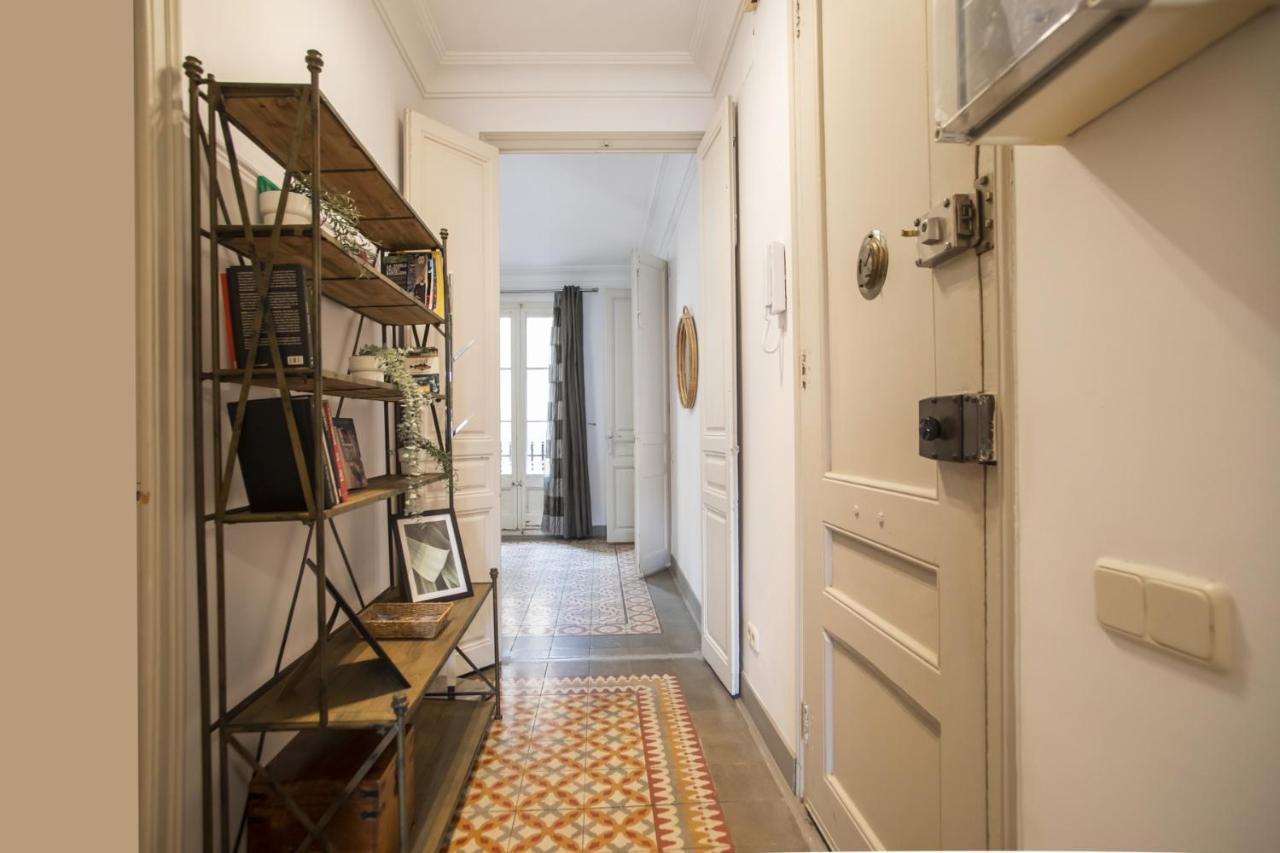 P2sal1071- Elegant In Carrer De Salinas Barcelona