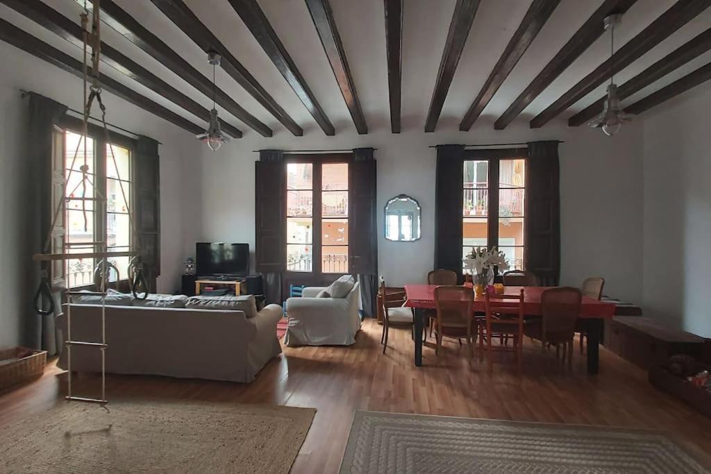 Séjour chez l'habitant Small In Sants With Huge Terrace *
