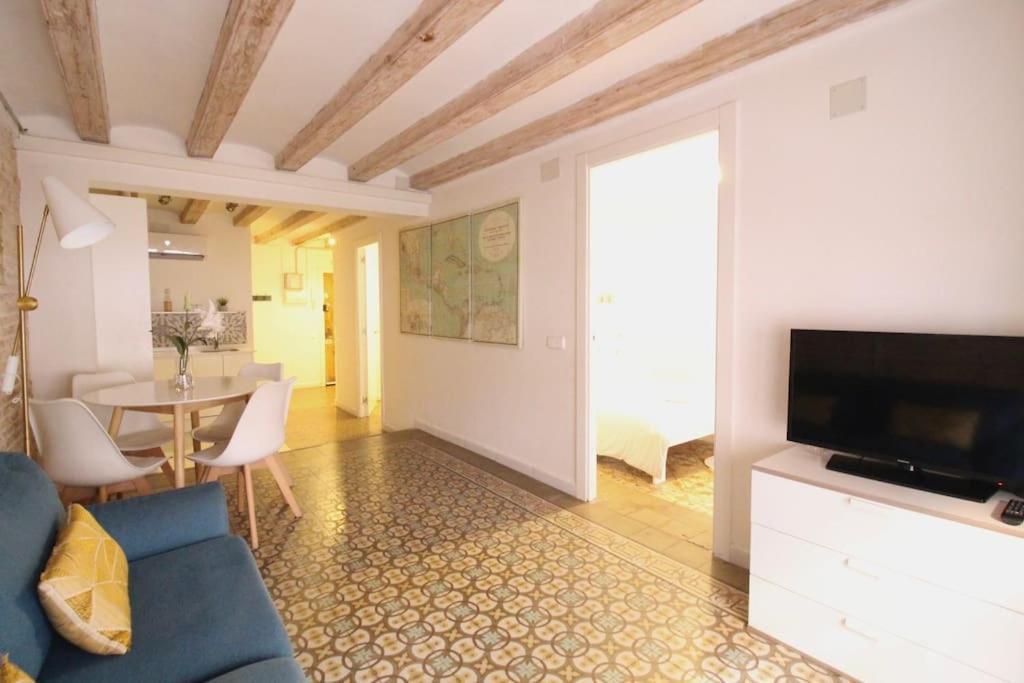 Apartment Revamped Historic 3 In Center Barcelona