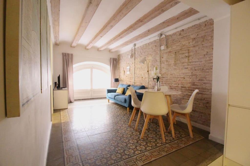 Apartment Revamped Historic 3 In Center *