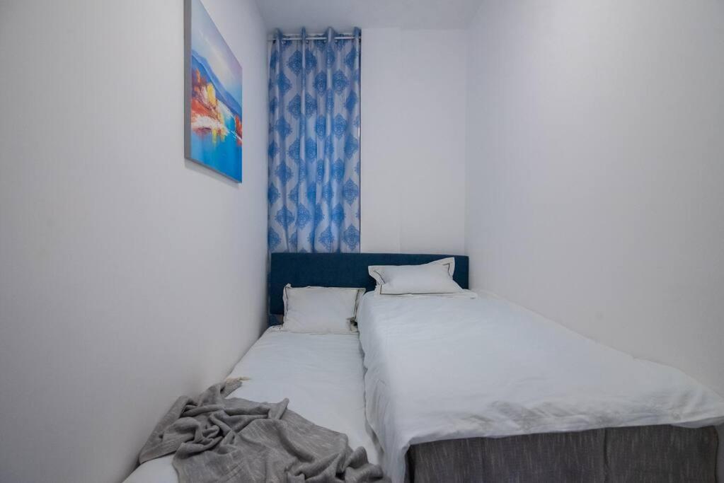 Apartment +25y Only, Family Flat Near The