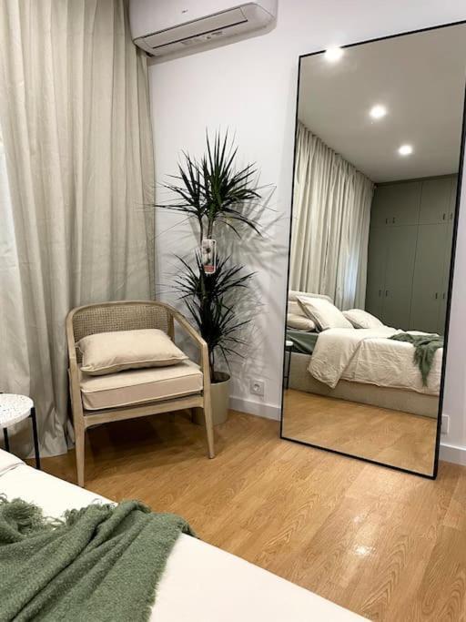 +25y Only, Family Flat Near The Apartment