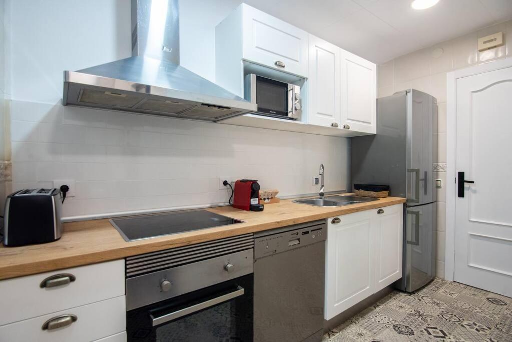 Apartment +25y Only, Family Flat Near The Barcelona