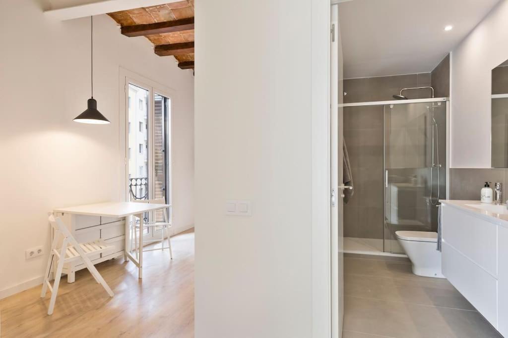 Apartment Modern And Bright Well Located In Gracia