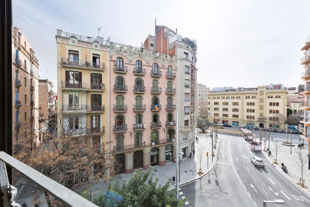 Modern And Bright Well Located In Gracia Apartment Barcelona