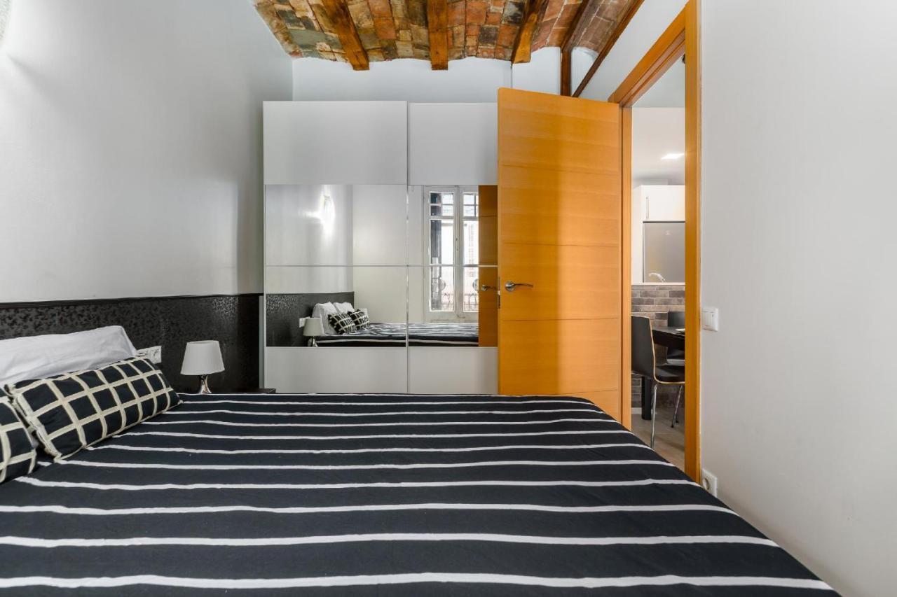 Gracia Gem Ac, Near Fontana Metro, Hipster Haven *