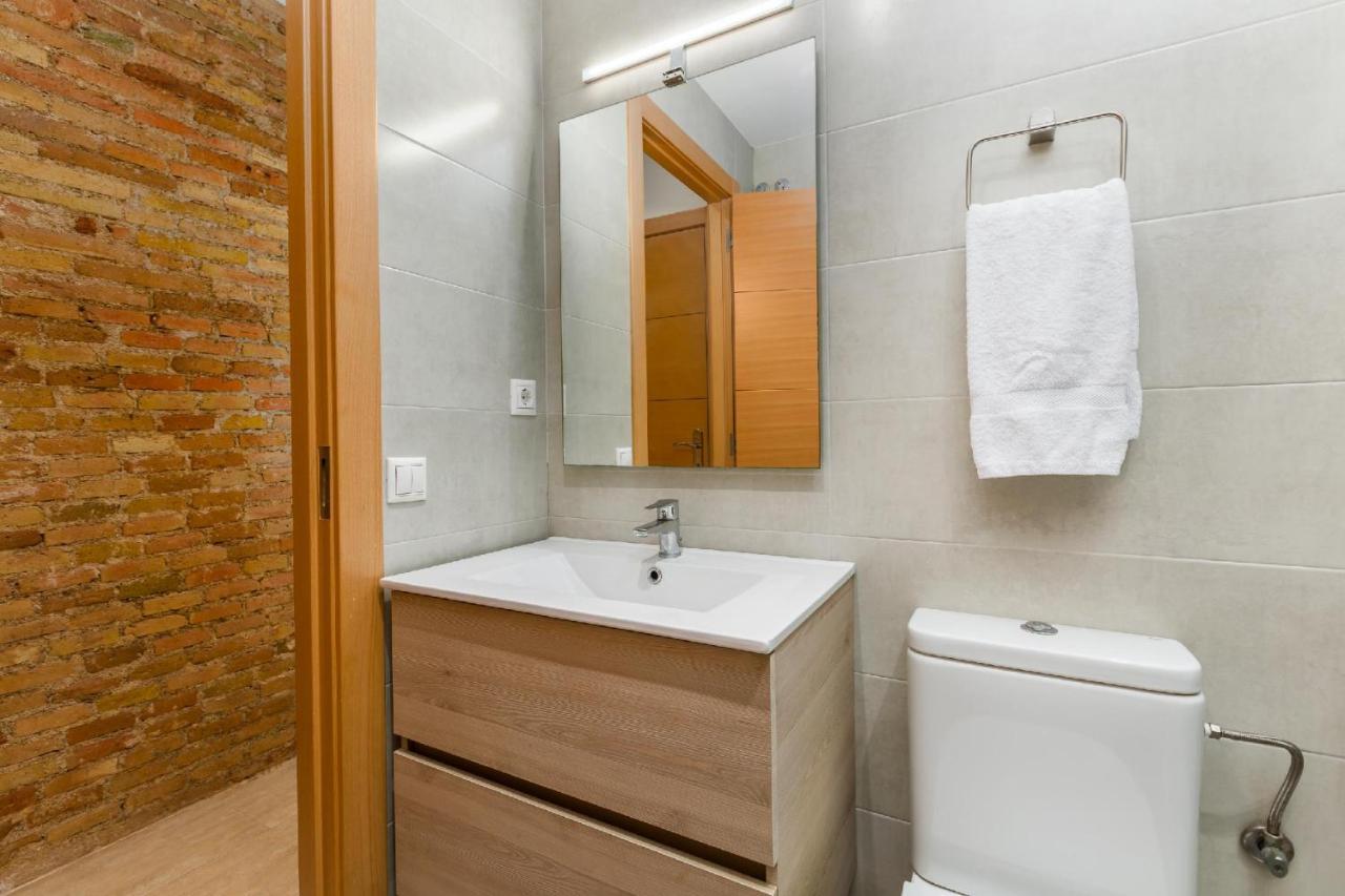 Gracia Gem Ac, Near Fontana Metro, Hipster Haven Apartment Barcelona