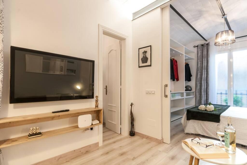 Benet Mercad Free Wi-fi Newly Renovate