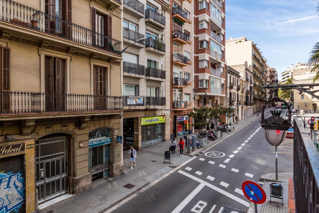 Apartment Gracia Gem Ac, Near Fontana Metro, Hipster Haven