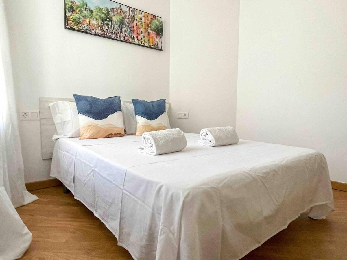 Hostourist Fira Plaza Espana 3 Appartement *