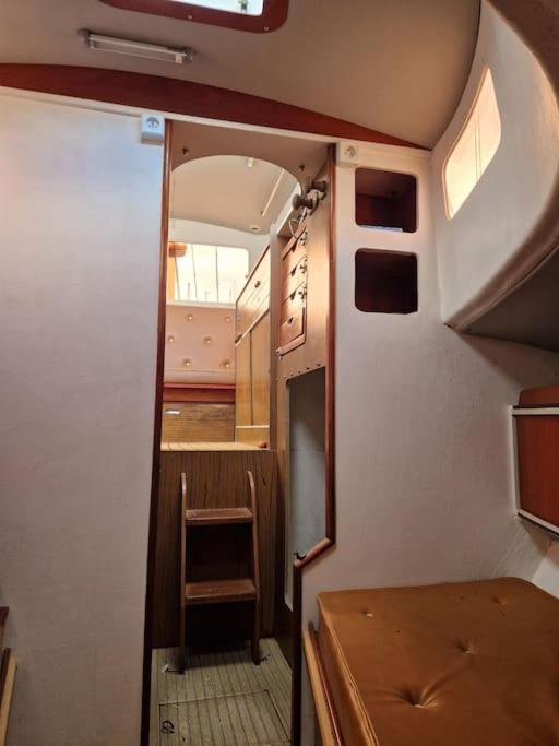 Primavera Sound Romantic Fisherboat Hotel en barco Barcelona